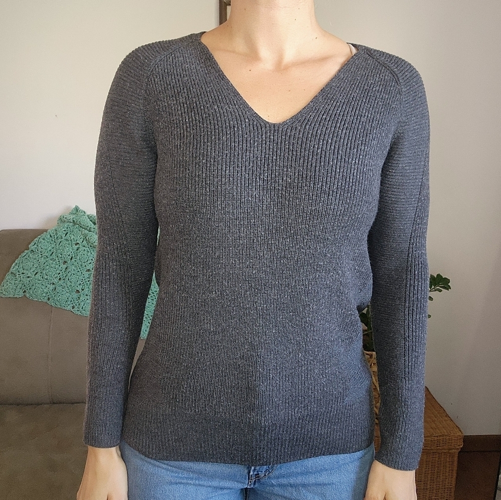 Athleta Ribbed V Neck Oversized Sweater Size XXS